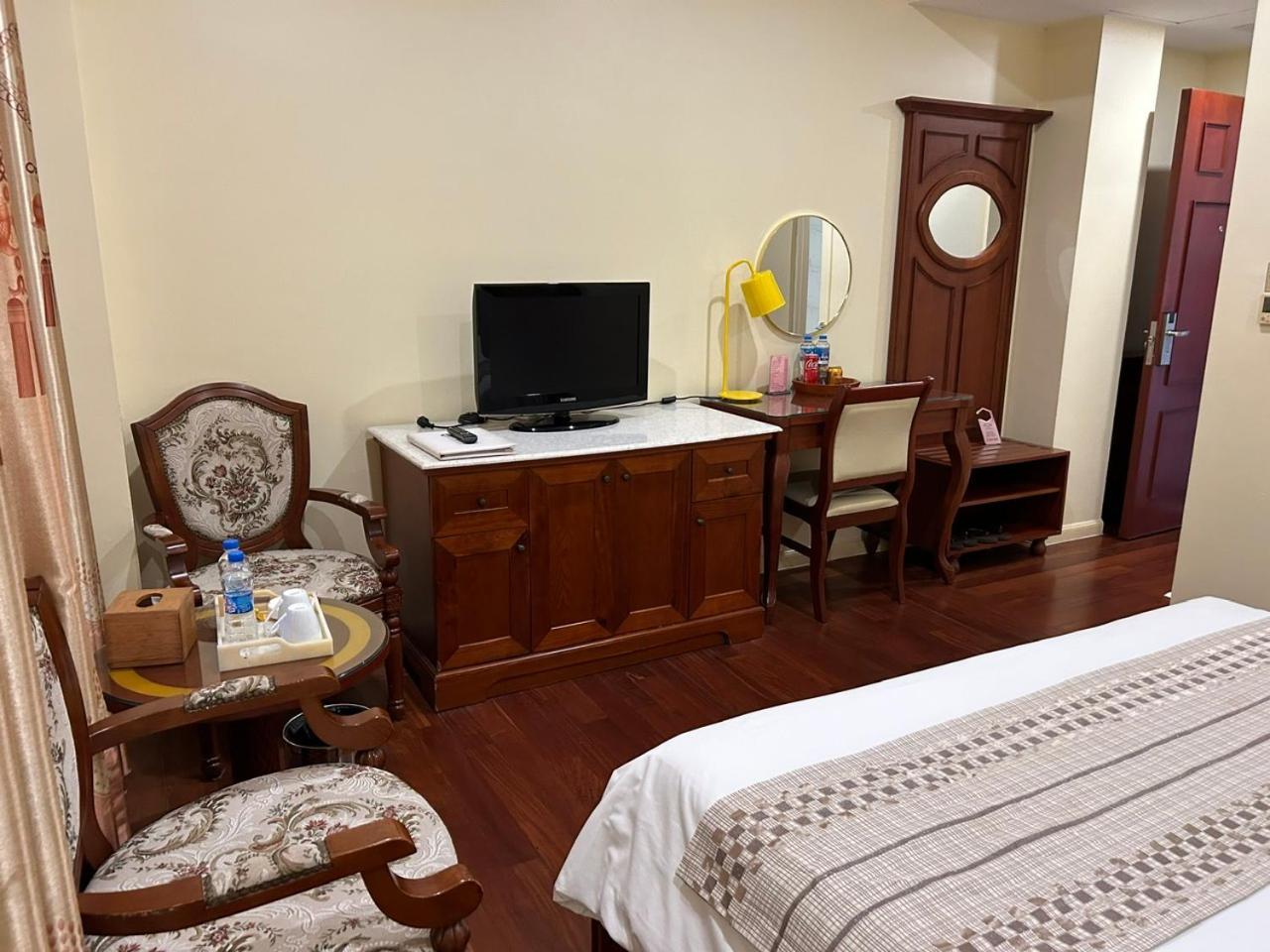 Hotel Khach San Sa Chi - Mong Cai Extérieur photo