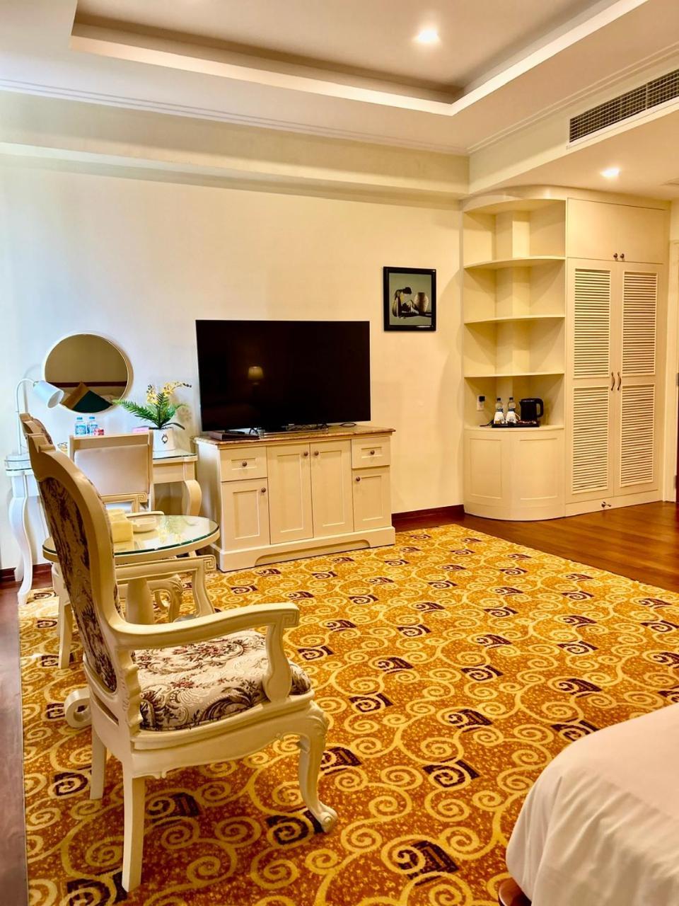 Hotel Khach San Sa Chi - Mong Cai Extérieur photo